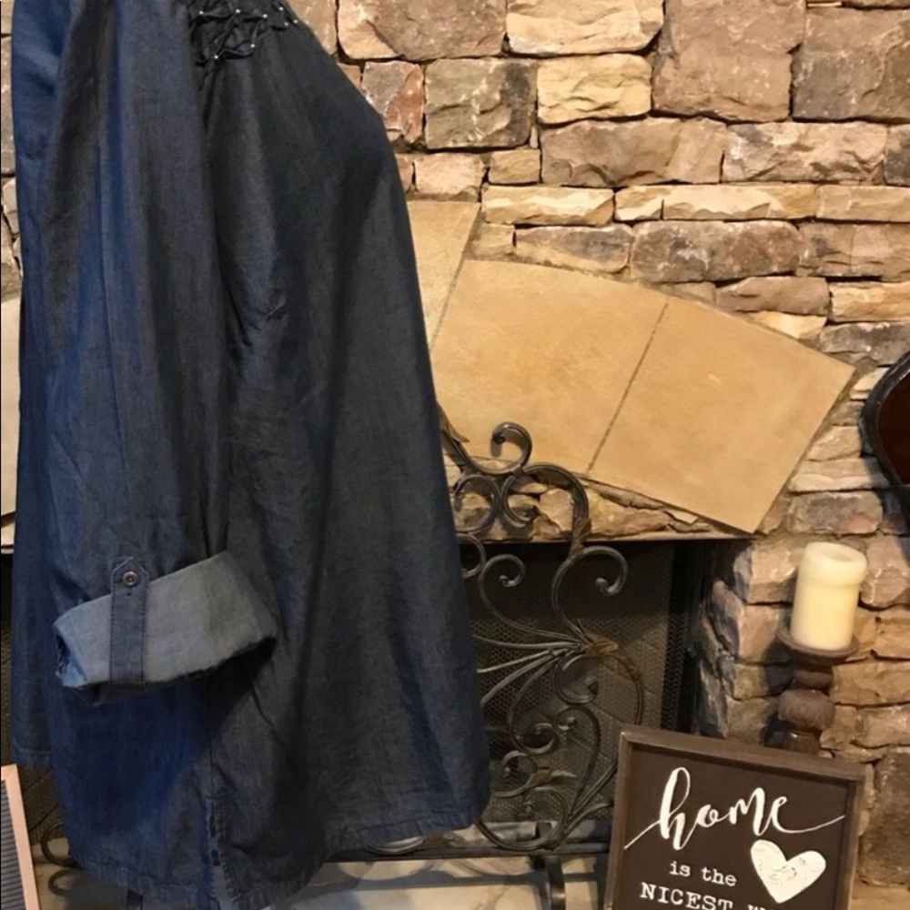 NWT Bandolino Dark Wash Denim Henley Shirt Large - Picture 4 of 8